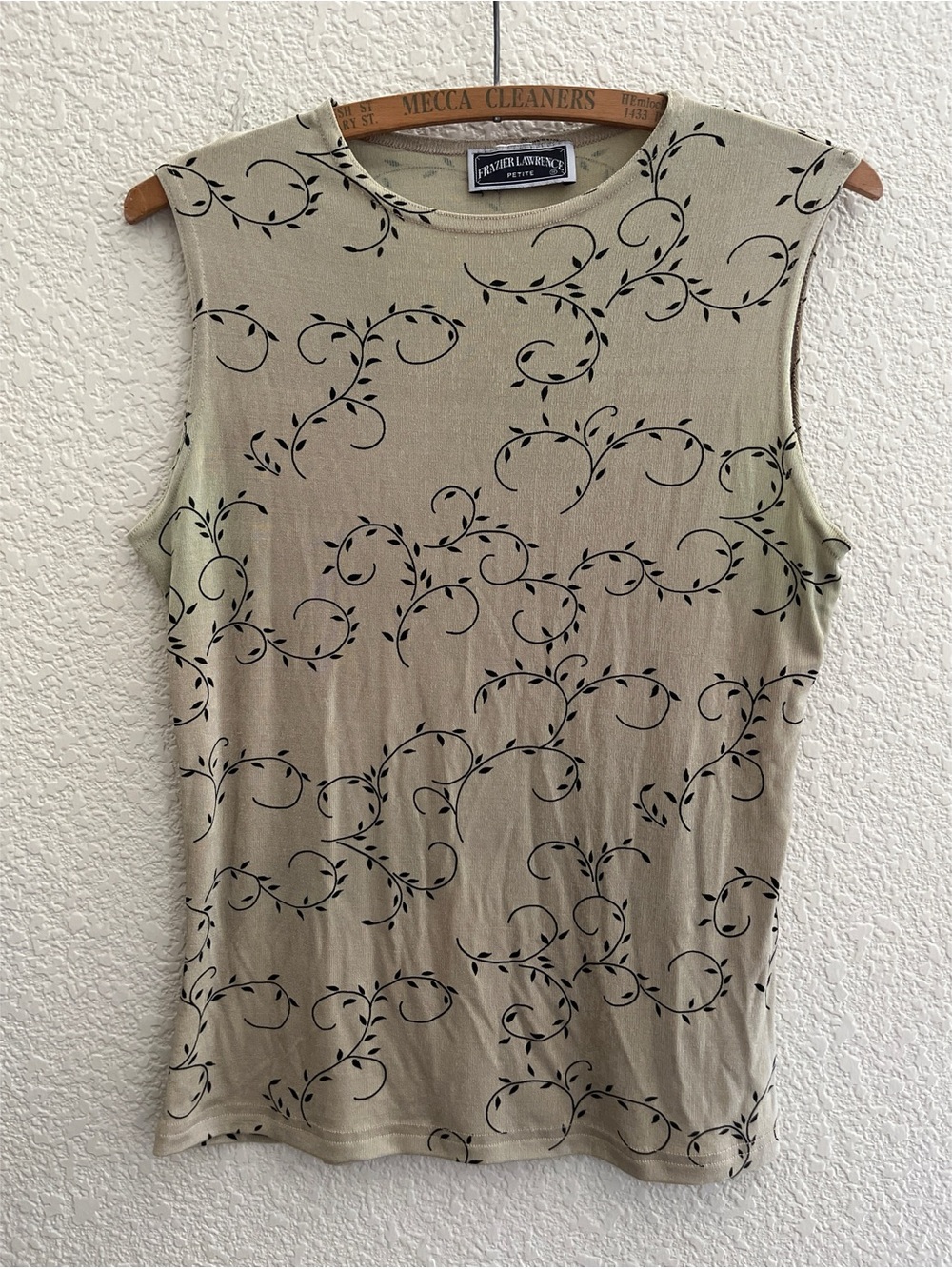 Frazier Lawrence Petite Stretchy Floral Tank